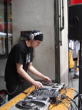The Wiseguys and Trance-NRG Live on Ste-Catherine (2006)