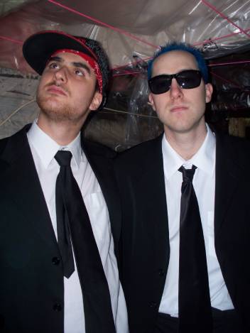 Reservoir Hugs (House Party) (2009)