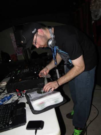 Night Of The Raving Dead ! (2013)